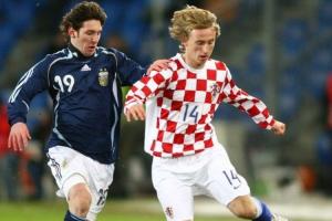 9個金球??2006年魔笛國家隊首秀，同場梅西傳射攻入國家隊首球