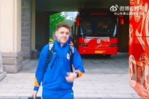 我們將用更多的汗水與努力，去贏回屬于我們共同的榮耀