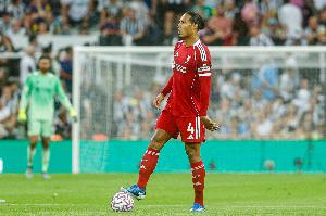 基恩：范戴克作為隊長需要反思自己 他是否真的在幫那些隊友