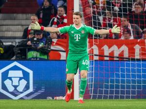 烏爾比希禁區外停球時皮球碰手臂，主裁：因為反彈球這球沒有問題