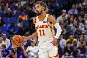 又愛又恨！特雷-楊三分10中1得到21分3板 送出17次助攻失誤1次