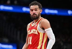 雖鐵但串聯在線！特雷-楊半場11中2僅得到8分1板 另有8助攻0失誤