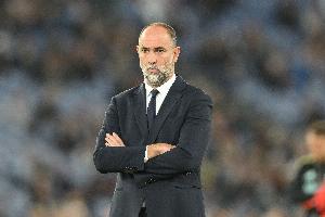 記者：科莫利認(rèn)為圖多爾戰(zhàn)績(jī)未達(dá)標(biāo)、新援未融入、失去對(duì)球隊(duì)掌控