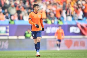 里程碑，青島海牛后衛(wèi)金洋洋俱樂部各項(xiàng)職業(yè)賽事出場(chǎng)200場(chǎng)