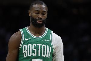 杰倫-布朗：我們團(tuán)隊的成長還處于初期 我會幫隊友們減壓