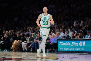 太準了！豪澤替補7記三分貢獻21分 首節四連中獨得15分