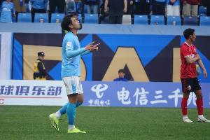 博主：今日英博陣容中沒有出現(xiàn)趙學(xué)斌的身影，他疑似出現(xiàn)拉傷