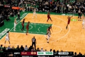 沒法防了！豪澤弧頂接球命中超遠三分 個人第六記