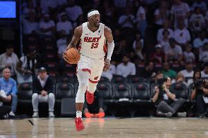 扛起進攻！阿德巴約半場13中7&三分7中3拿到17分 另有6板1助