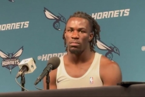 黃蜂新秀賽恩-詹姆斯：我們幾名新秀能一起在場上打球的感覺很棒