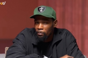 開過小號噴網友嗎？KD：開過！為啥？KD：不想讓人發現