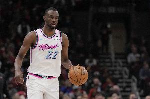 中規中矩！維金斯半場10中5拿到10分2板2助 但三分3中0&罰球2中0