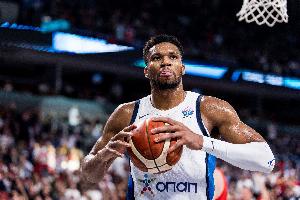 字母哥排前5成就：歐錦賽季軍&總冠軍&NBA杯&DPOY&MVP 三兄弟同隊