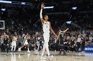 福克斯還未復(fù)出！5-0隊(duì)史最佳開(kāi)局 這支新生代馬刺是如何做到的？