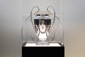 官方：巴黎本賽季將在王子公園球場(chǎng)巡回展出歐冠獎(jiǎng)杯