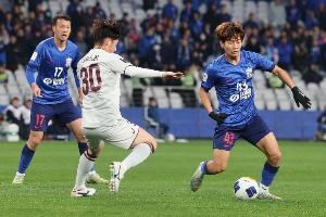 記者：楊皓宇打入金子般進(jìn)球，助山東U20隊(duì)有驚無(wú)險(xiǎn)地成功晉級(jí)