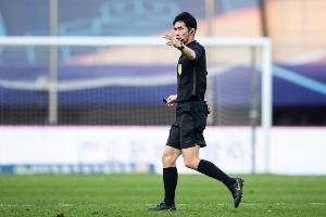 袁甲評艾堃：蓉城第一球那個冒哨，和當年吹費萊尼那球如出一轍