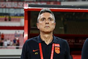 解說：無力吐槽安東尼奧，完全不會調教進攻，踢得一點內容沒有