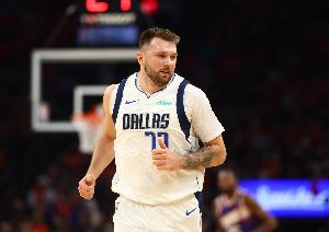 記者：某獨行俠高管認為東契奇對待總決賽失利不如詹科那般嚴肅