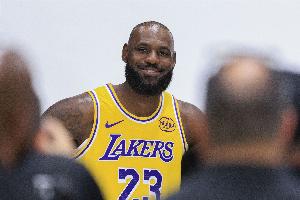 詹姆斯連續第二天在G聯盟完成5對5對抗訓練 沒有出現任何不適