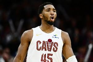 三分大隊！騎士連續(xù)100場常規(guī)賽投進至少10記三分 歷史首隊