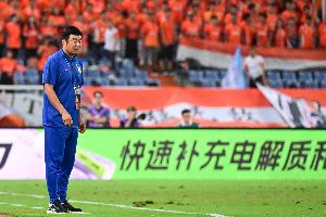 足球報：韓鵬是否繼續執教泰山，取決于俱樂部戰略