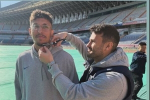 親自上手！瓦科社媒曬照，他為克雷桑剪胡子