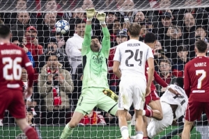 庫(kù)爾圖瓦：若創(chuàng)辦俱樂部我選穆帥執(zhí)教 C羅求勝心比姆巴佩更強(qiáng)一些