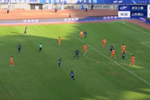 進球無效！達蘭頭球攻破王大雷十指關，裁判經VAR確認判越位在先