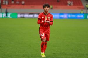 蒯紀(jì)聞：沒(méi)想到生涯第一年就能拿冠軍；未來(lái)海港隊(duì)是非常有希望的