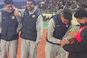 泰山球員澤卡、馬德魯加、彭嘯現身齊魯超決賽，與球迷互動