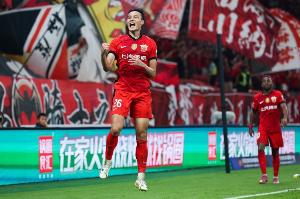 劉若釩：這一年結(jié)果和過(guò)程都太夢(mèng)幻，一直想用冠軍回報(bào)主教練