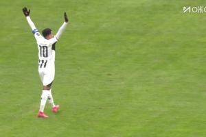 林皇白慶祝了！首爾外援禁區內無人防守打飛，林加德捂臉不敢相信