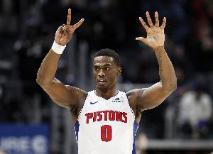 真能搶！杜倫首發(fā)30分鐘 10中4砍下12分16板&搶下6個(gè)前場(chǎng)板