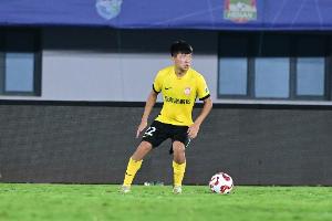 足球報：海港有意引進楊希 徐彬大概率留洋但不確定因素頗多