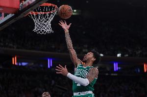 替補手感很熱！安芬尼·西蒙斯半場10中7&三分4中2砍下16分