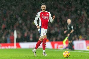 高中鋒??梅里諾上賽季至今各項賽事8進頭球，同期英超球員最多