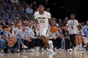 【菜鳥】科沃德23分14板閃耀 克尼佩爾21分弗拉格16分 哈珀撞墻