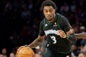 麥丹談中距離：我比場上大多數(shù)人都高總能有空位 除非對(duì)手是文班