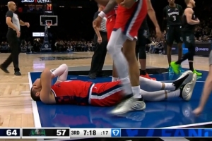 蘭德?tīng)栔獾阶姘痛拇岛笳叻朗胤敢?guī) 快船挑戰(zhàn)成功改判進(jìn)攻犯規(guī)