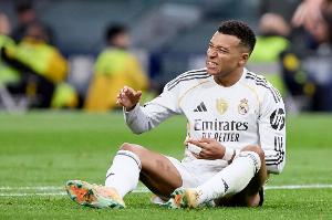 科貝記者：姆巴佩左手無名指骨折，不過對陣曼城可以出戰