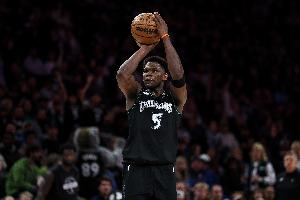 攻擊力十足！愛德華茲半場10中7高效砍下21分1助1斷 首節12分