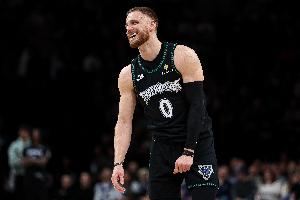 寒冰射手！迪文岑佐7中1&三分6中0 得到2分4板4助3失誤