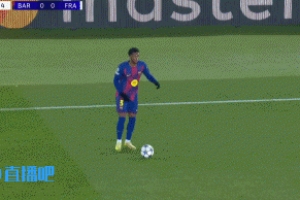 萊萬打進一球，但因助攻的拉菲尼亞越位在先被吹無效